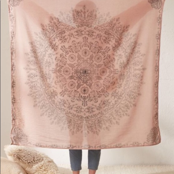 Last 1 Urban Outfitters Juniper Medallion Tapestry - Picture 2 of 6